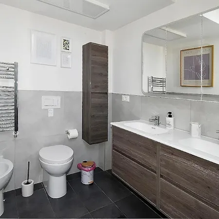 Daire Rooftop Retreat Martesana