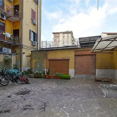 Rooftop Retreat Martesana Daire *